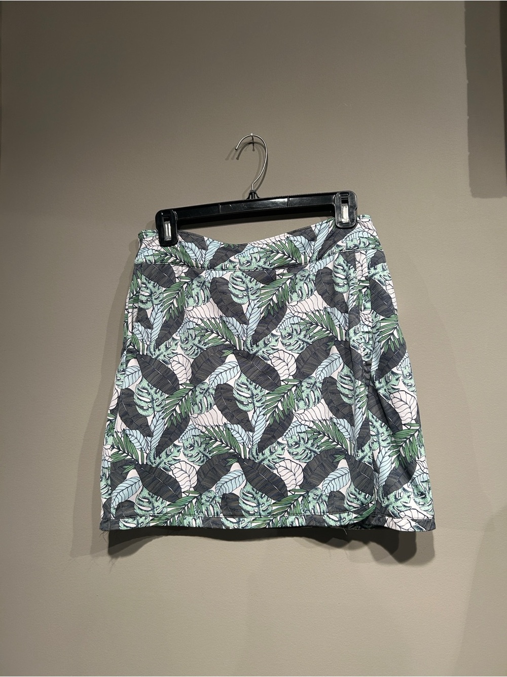 Fairway & Greene Tropical Leaf Mini Skirt - Green/Gray/White
